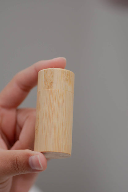 Charcoal Floss - Bamboo Holder - Unpackaged - No Tox Life